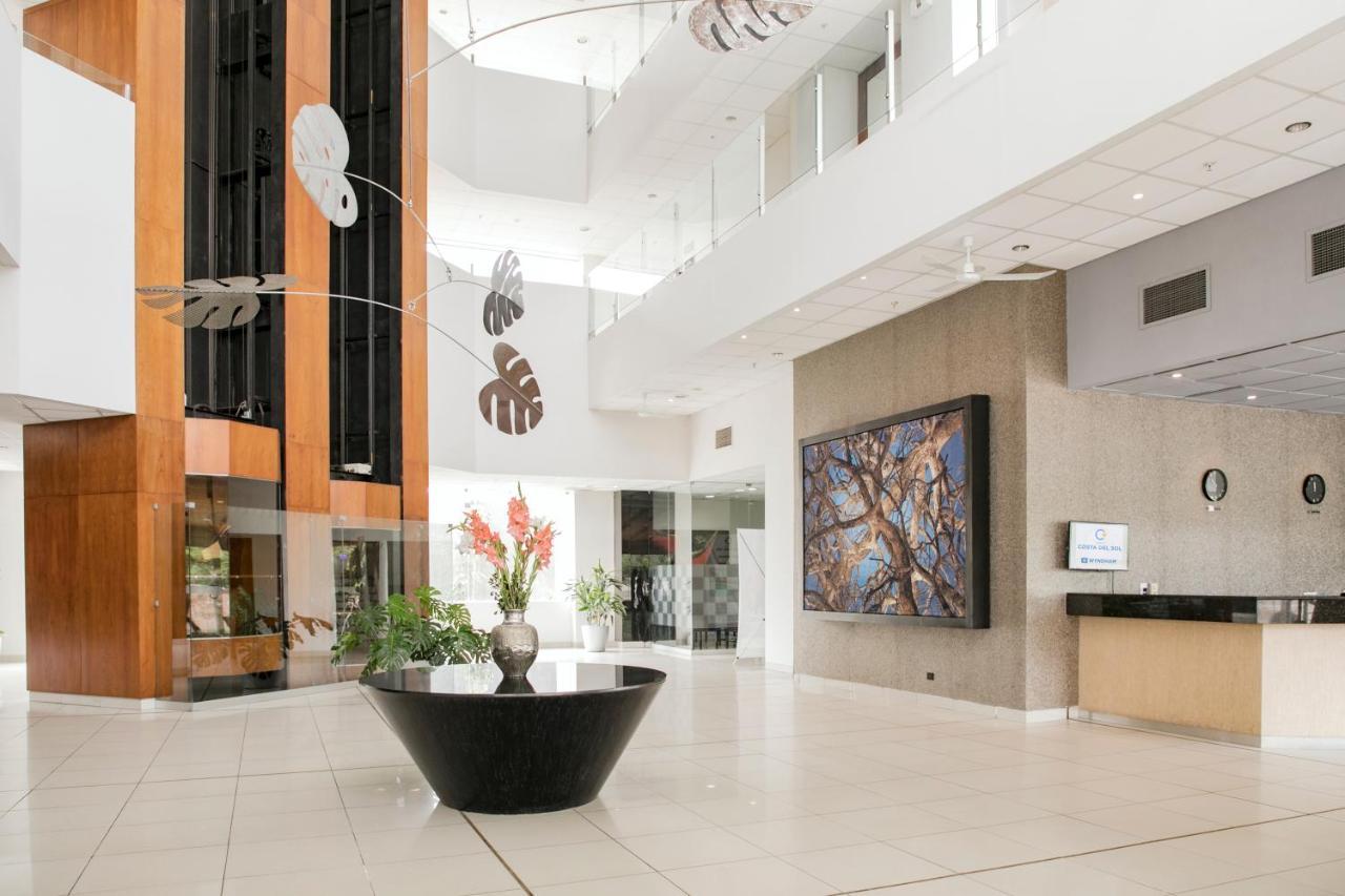 فندق ويندهام كوستا ديل سول بوكالبا المظهر الخارجي الصورة Interior of the hospital